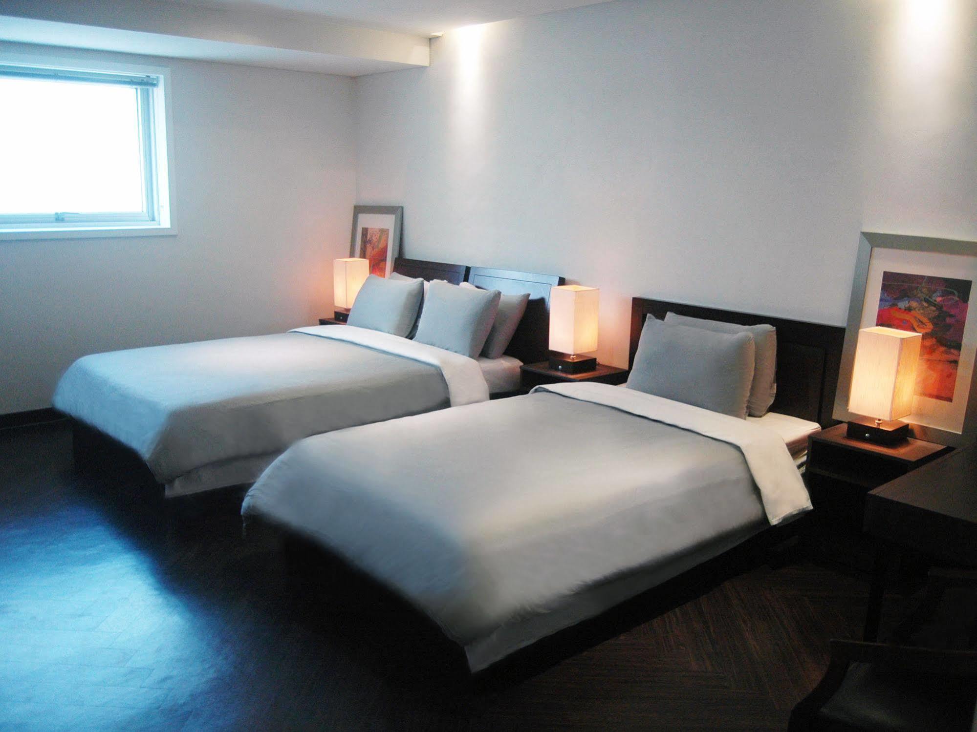 The Hotel Bon Suwon Esterno foto