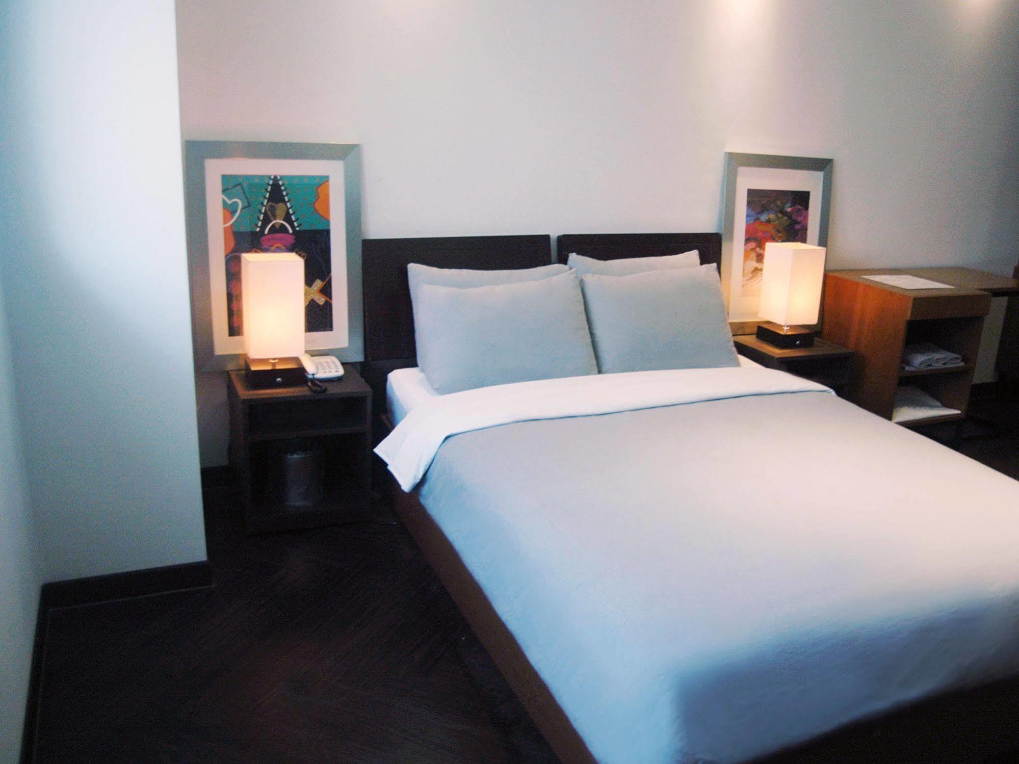The Hotel Bon Suwon Esterno foto