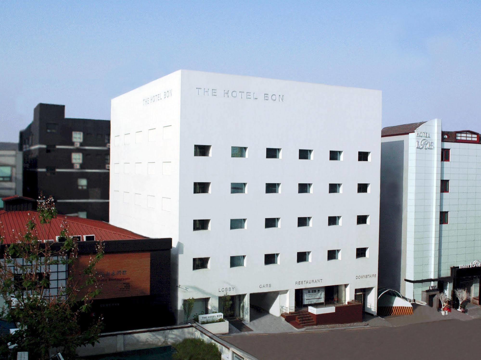 The Hotel Bon Suwon Esterno foto